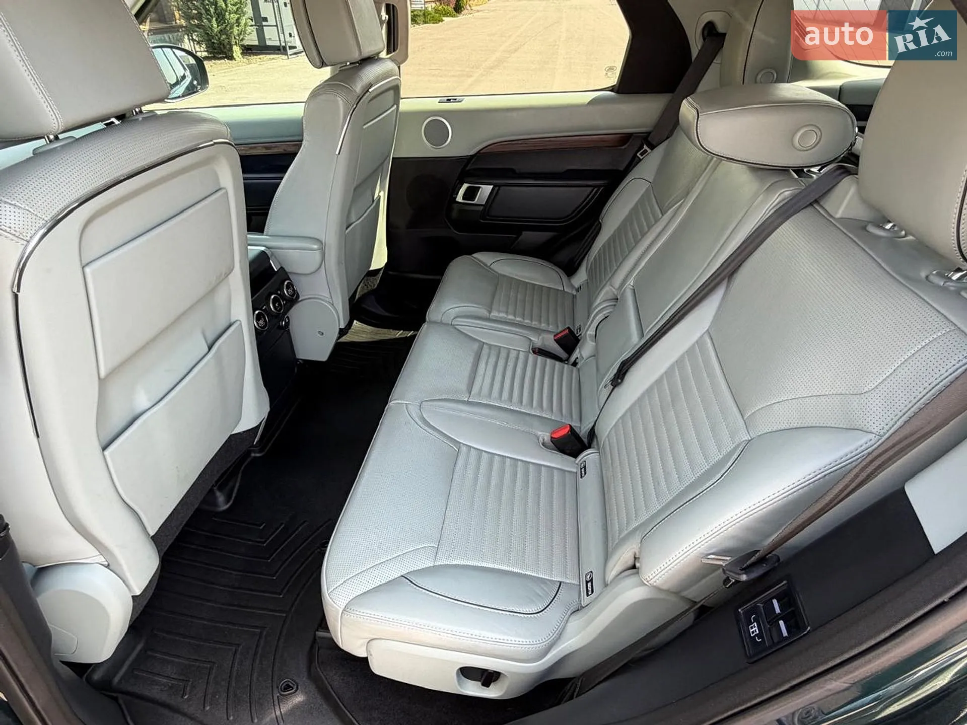 2017 Land Rover Discovery - мініатюра 55