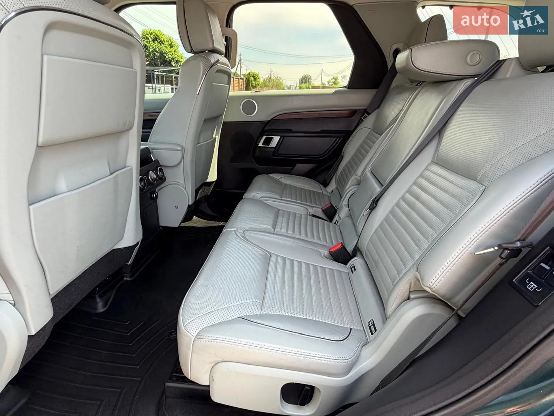2017 Land Rover Discovery - мініатюра 56