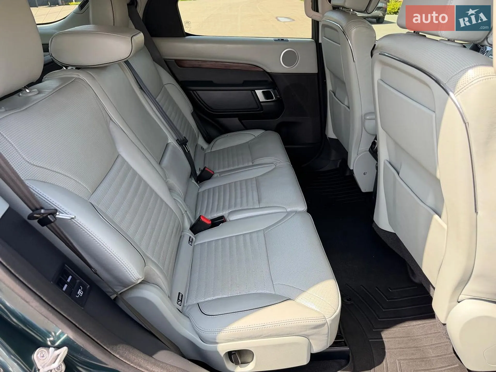 2017 Land Rover Discovery - мініатюра 58