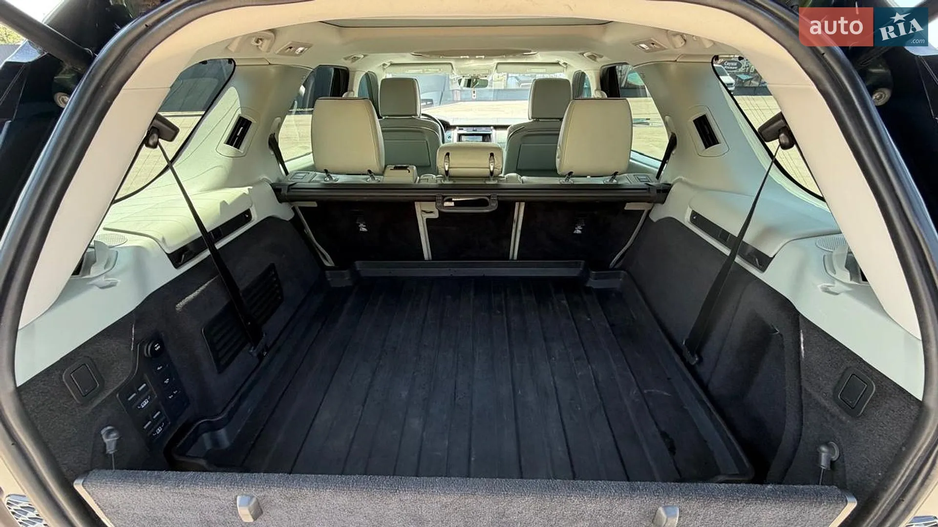 2017 Land Rover Discovery - мініатюра 84