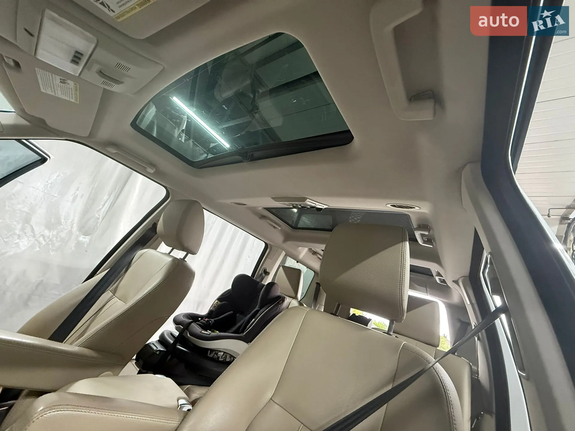 2015 Land Rover Discovery - мініатюра 36