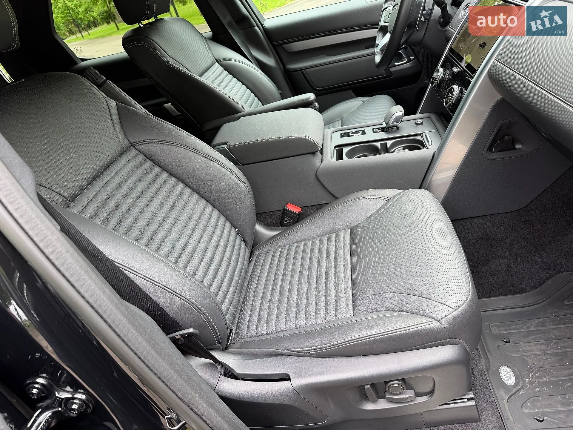2023 Land Rover Discovery - мініатюра 25