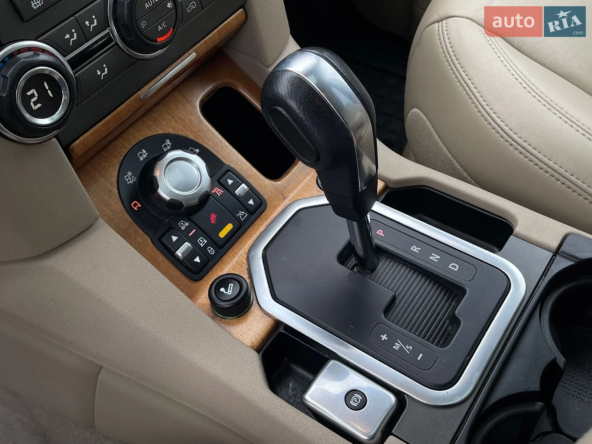 2011 Land Rover Discovery - мініатюра 24