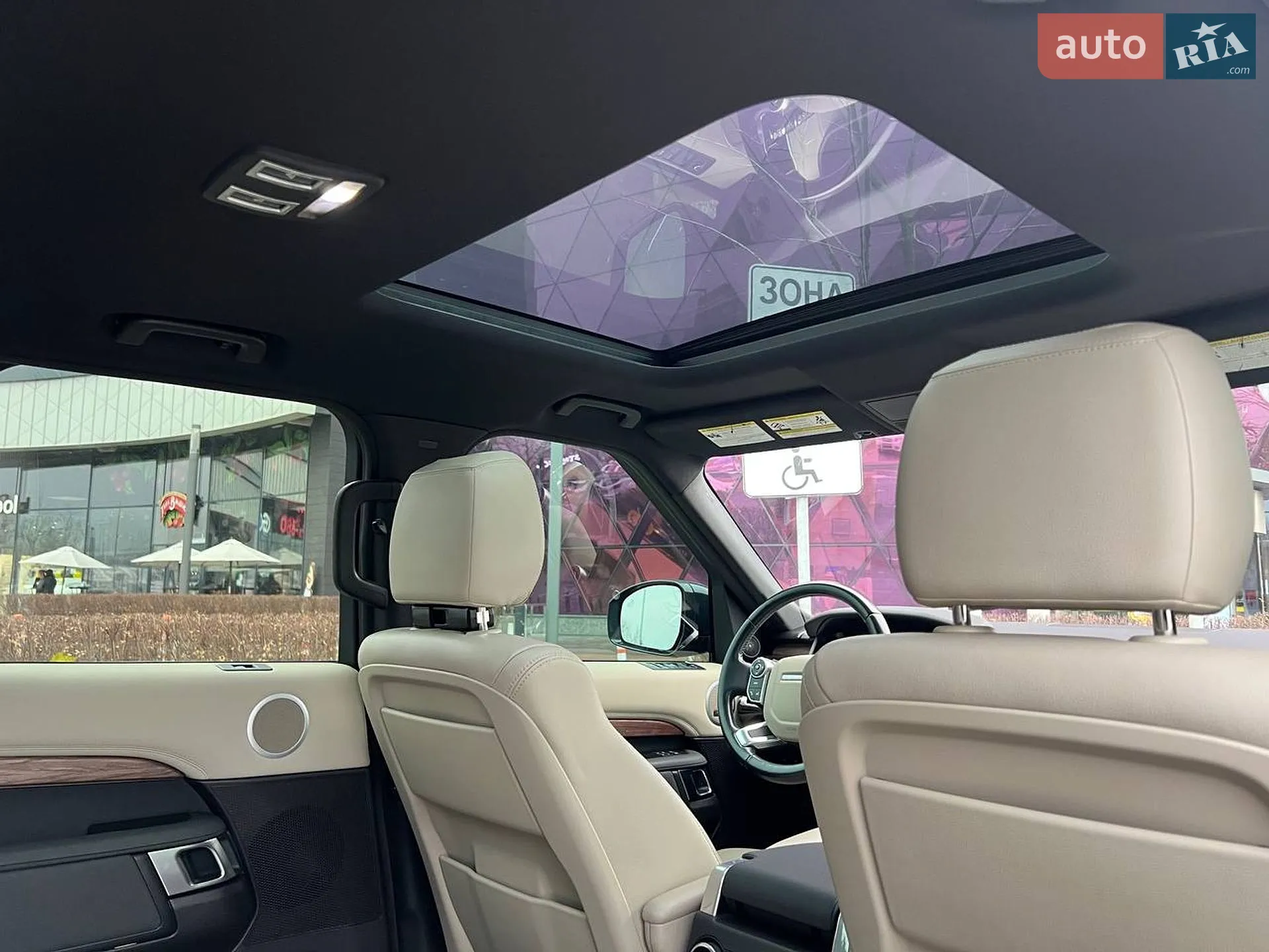 2018 Land Rover Discovery - мініатюра 17