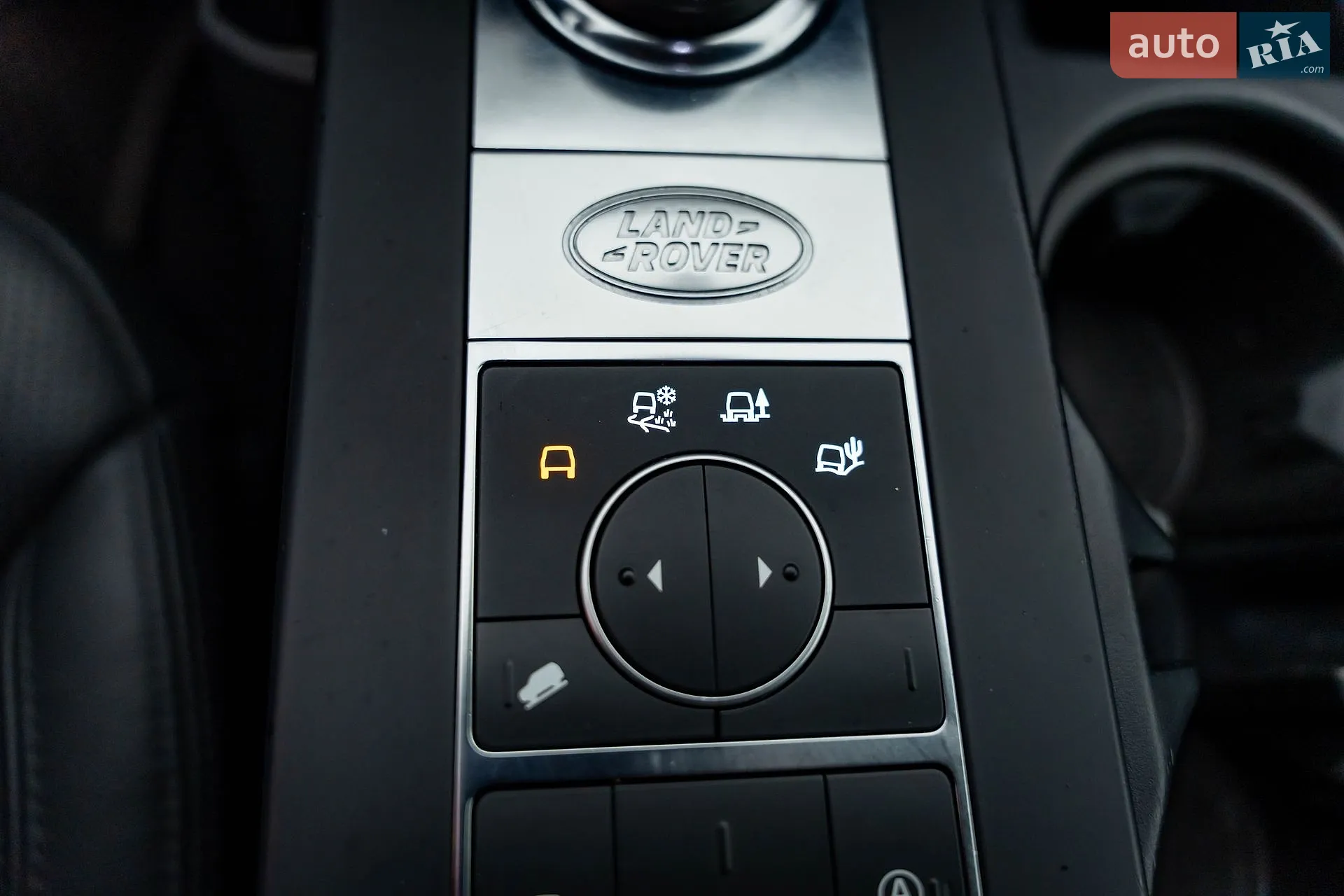 2018 Land Rover Discovery - мініатюра 24