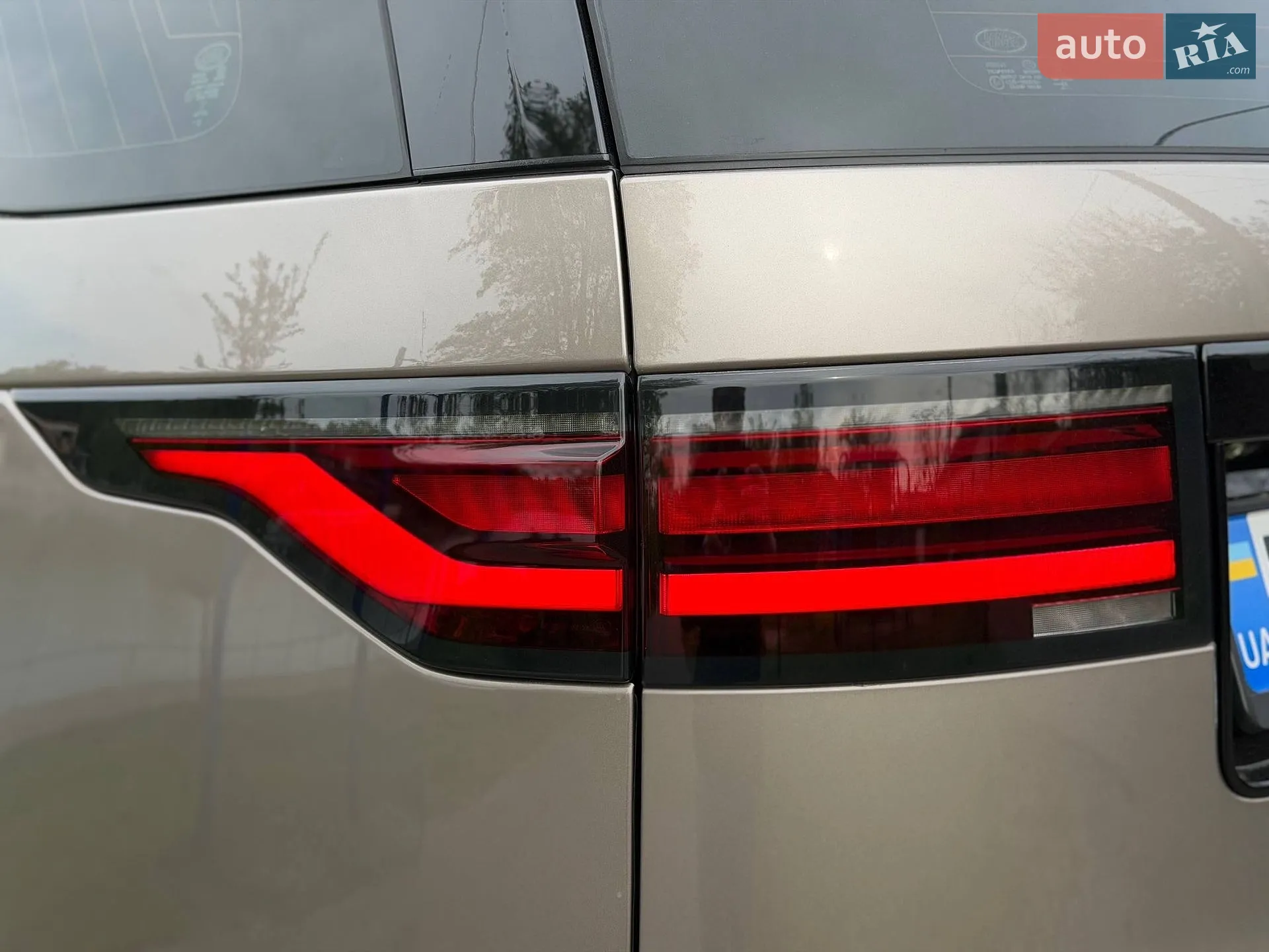 2021 Land Rover Discovery - мініатюра 12