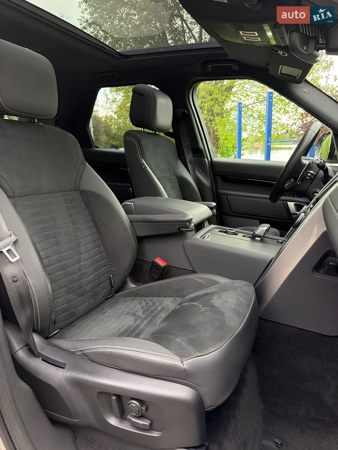 2021 Land Rover Discovery - мініатюра 31