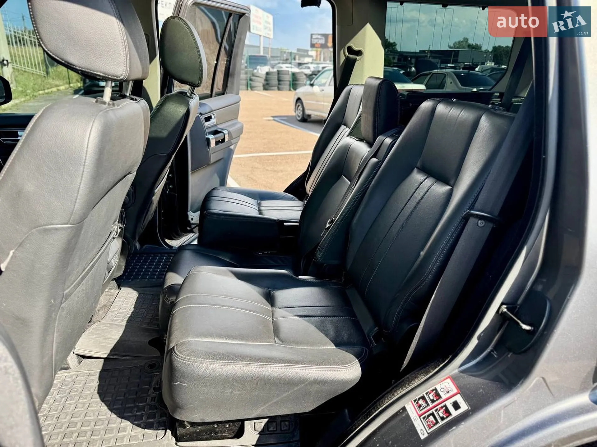 2016 Land Rover Discovery - мініатюра 23