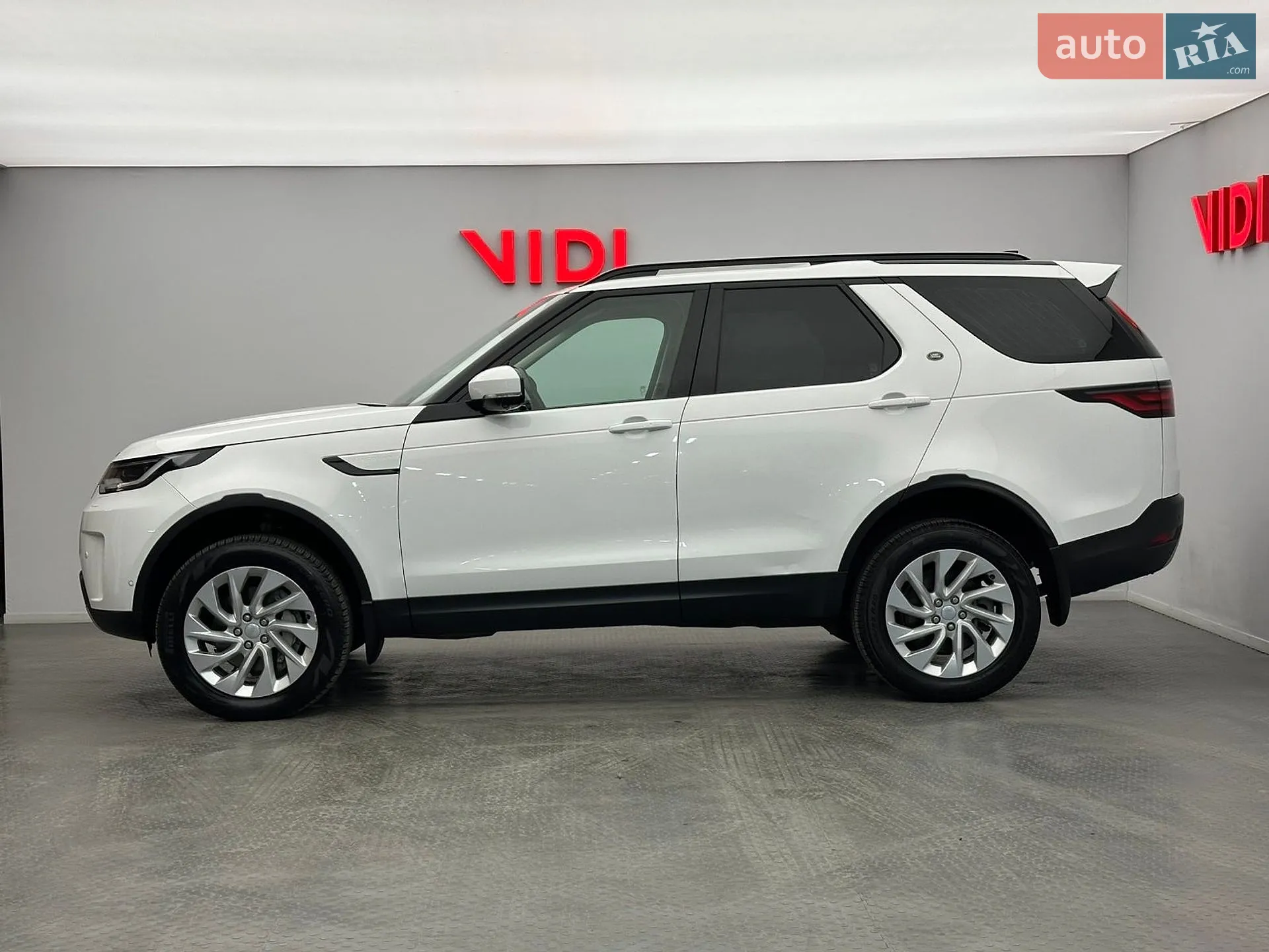 2021 Land Rover Discovery - мініатюра 4