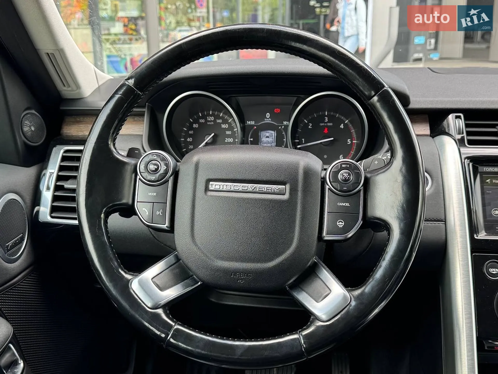2017 Land Rover Discovery - мініатюра 15