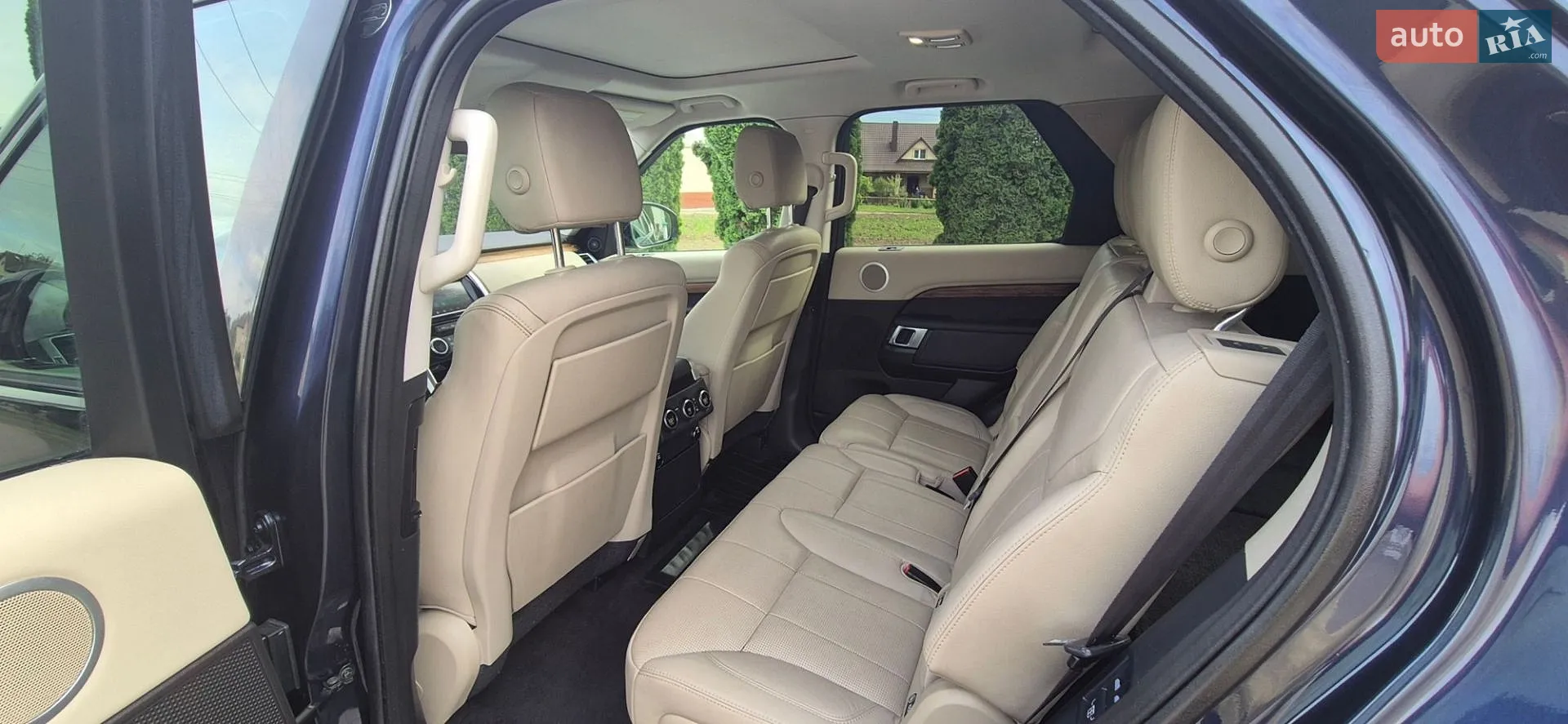 2017 Land Rover Discovery - мініатюра 19
