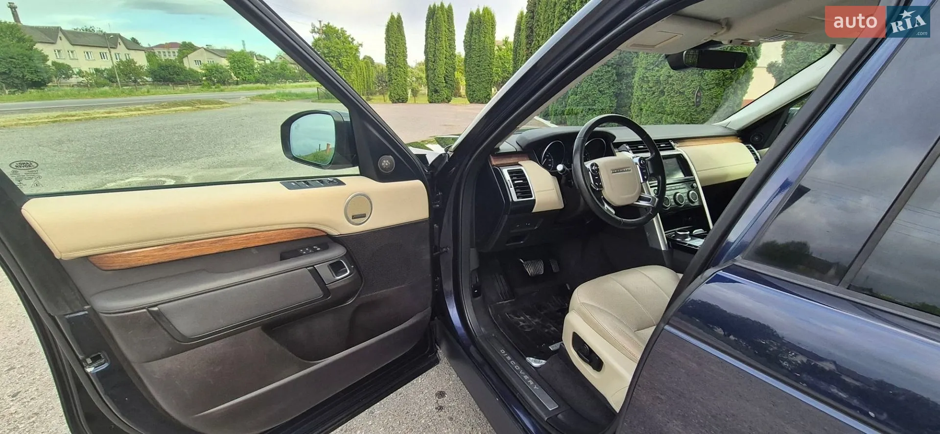 2017 Land Rover Discovery - мініатюра 21