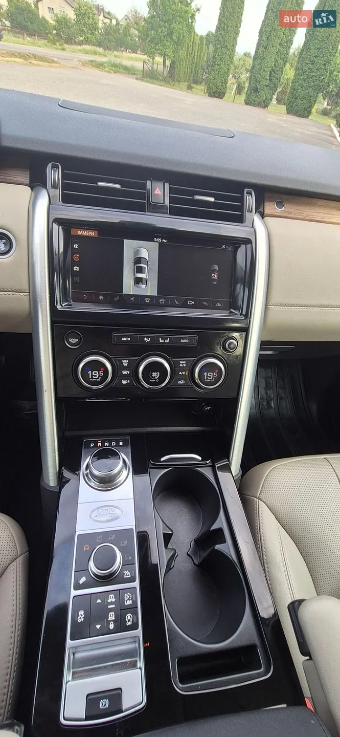 2017 Land Rover Discovery - мініатюра 27