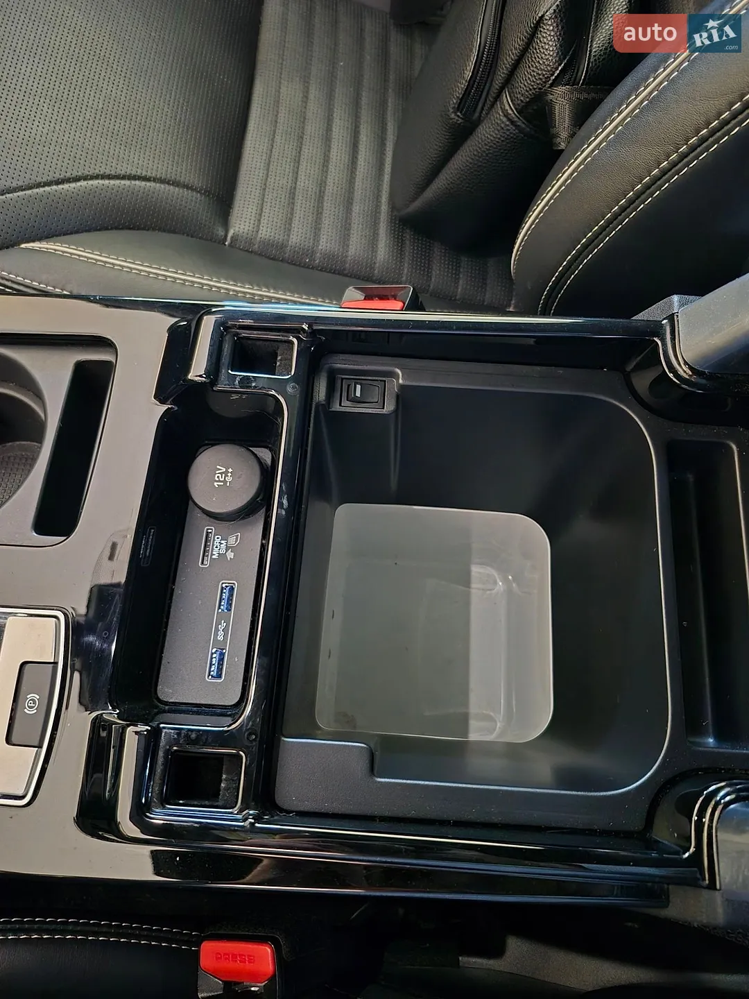 2019 Land Rover Discovery - мініатюра 25
