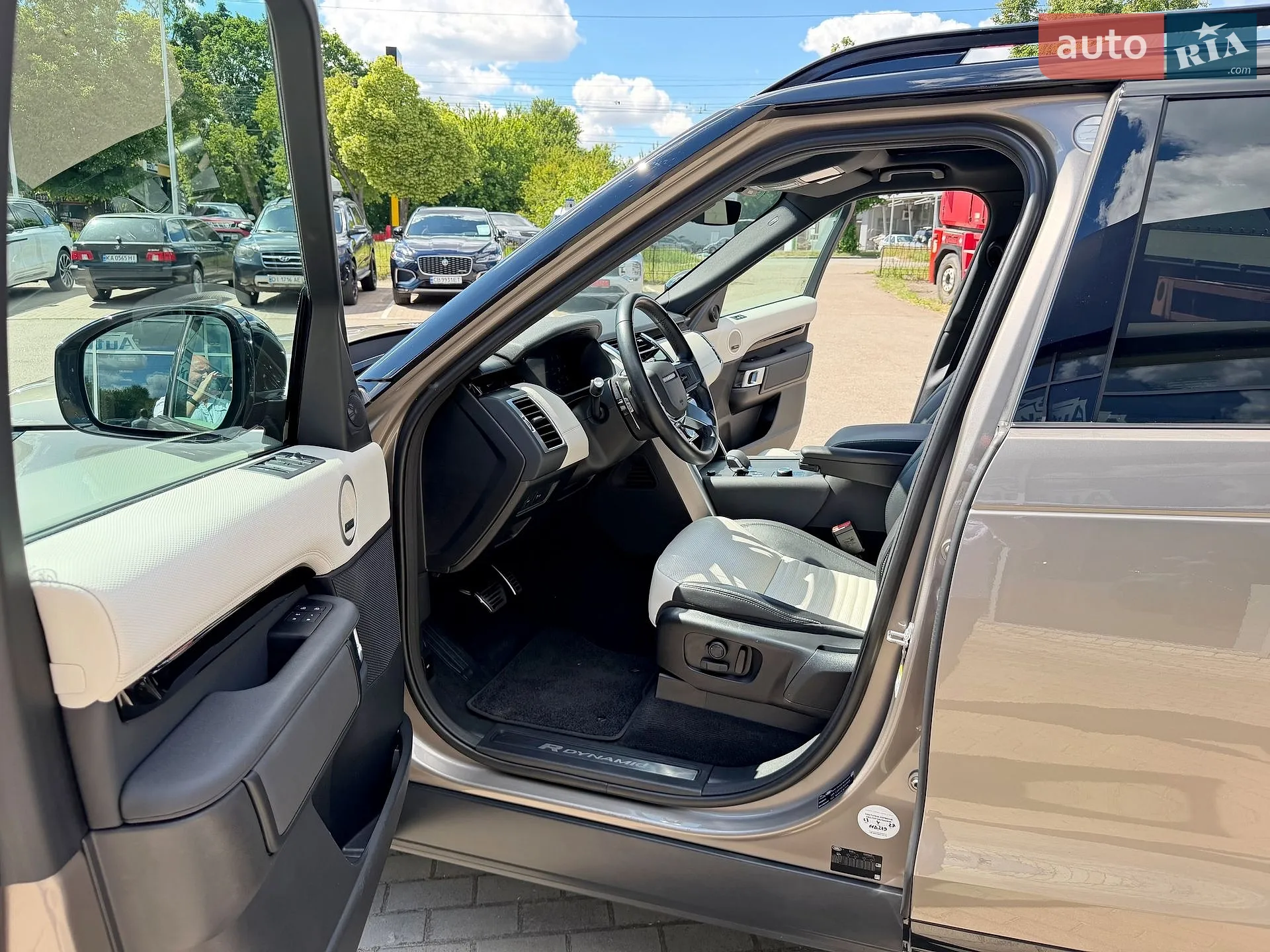 2023 Land Rover Discovery - мініатюра 13