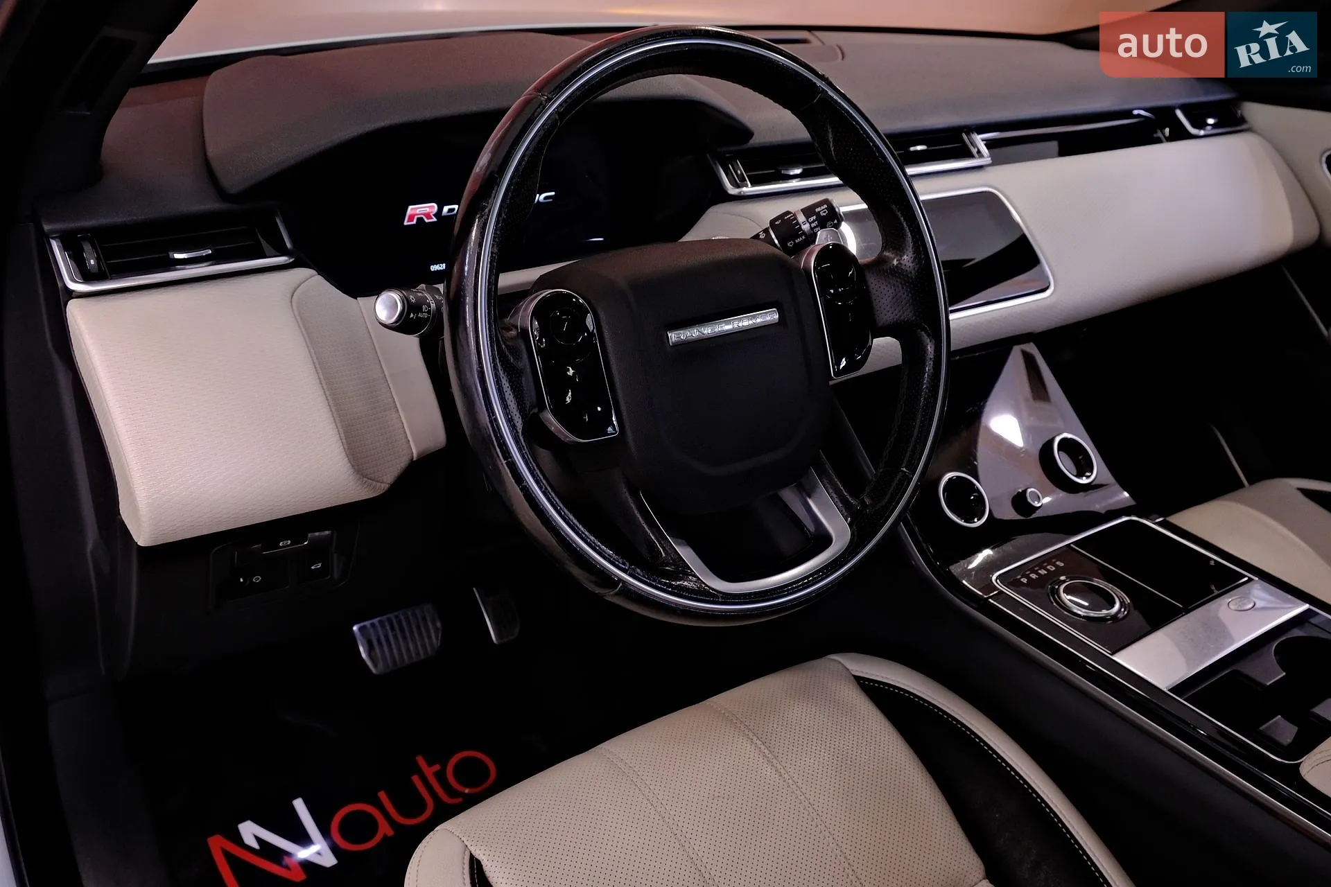 2018 Land Rover Discovery - мініатюра 30