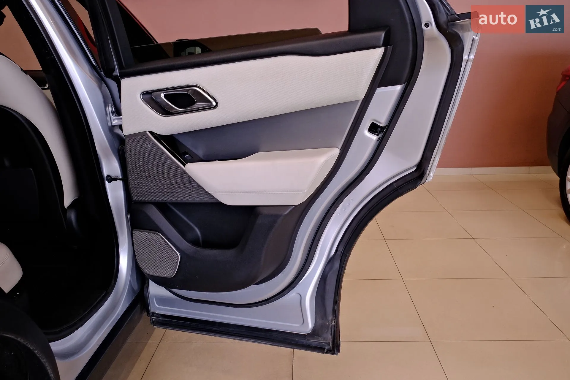 2018 Land Rover Discovery - мініатюра 39