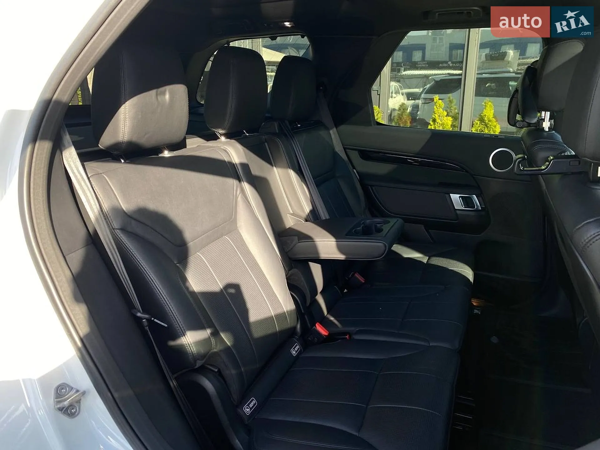 2018 Land Rover Discovery - мініатюра 32