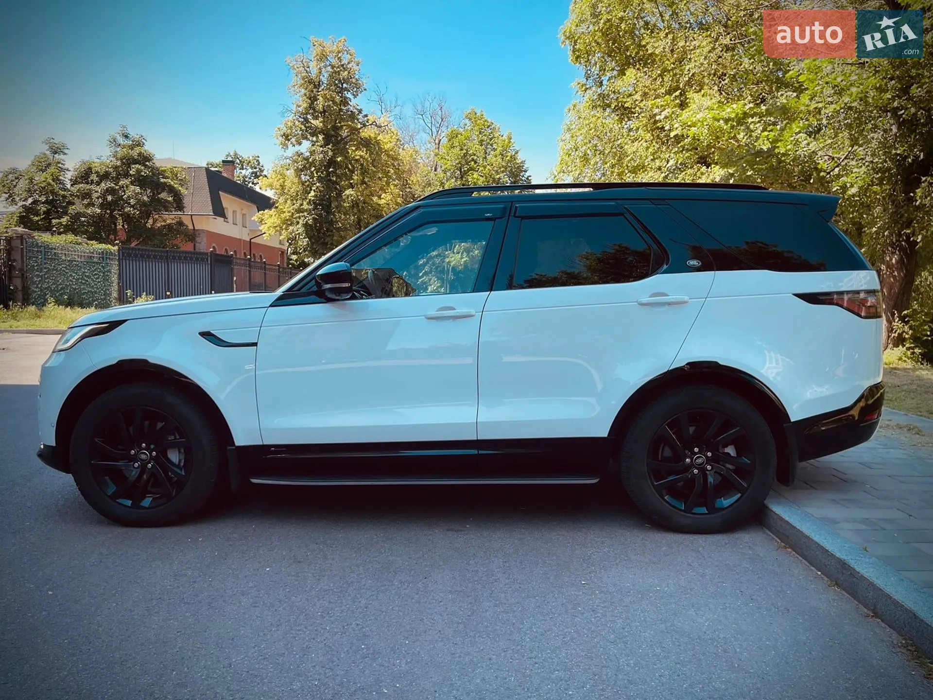 2021 Land Rover Discovery - мініатюра 11