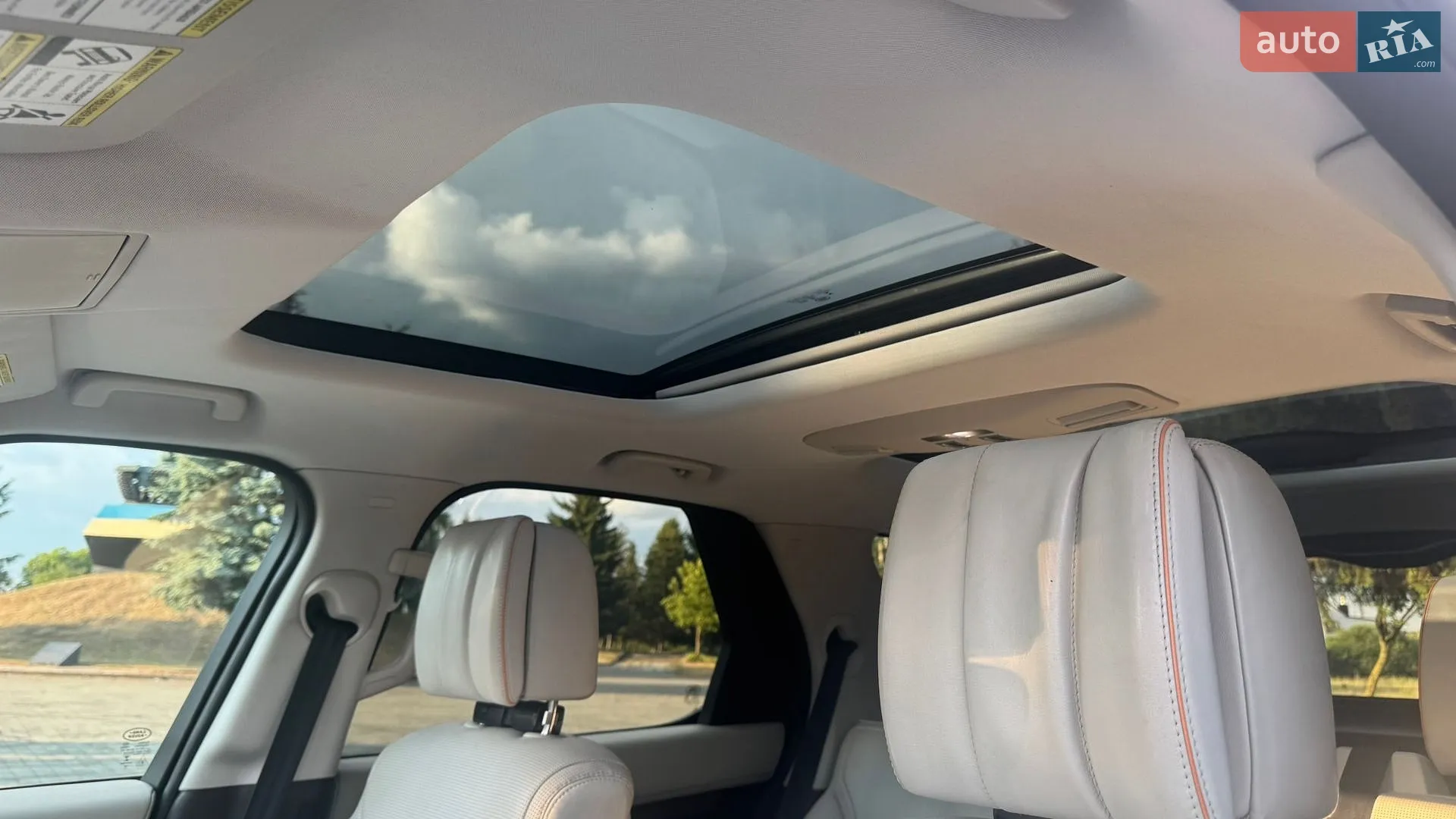 2019 Land Rover Discovery - мініатюра 30