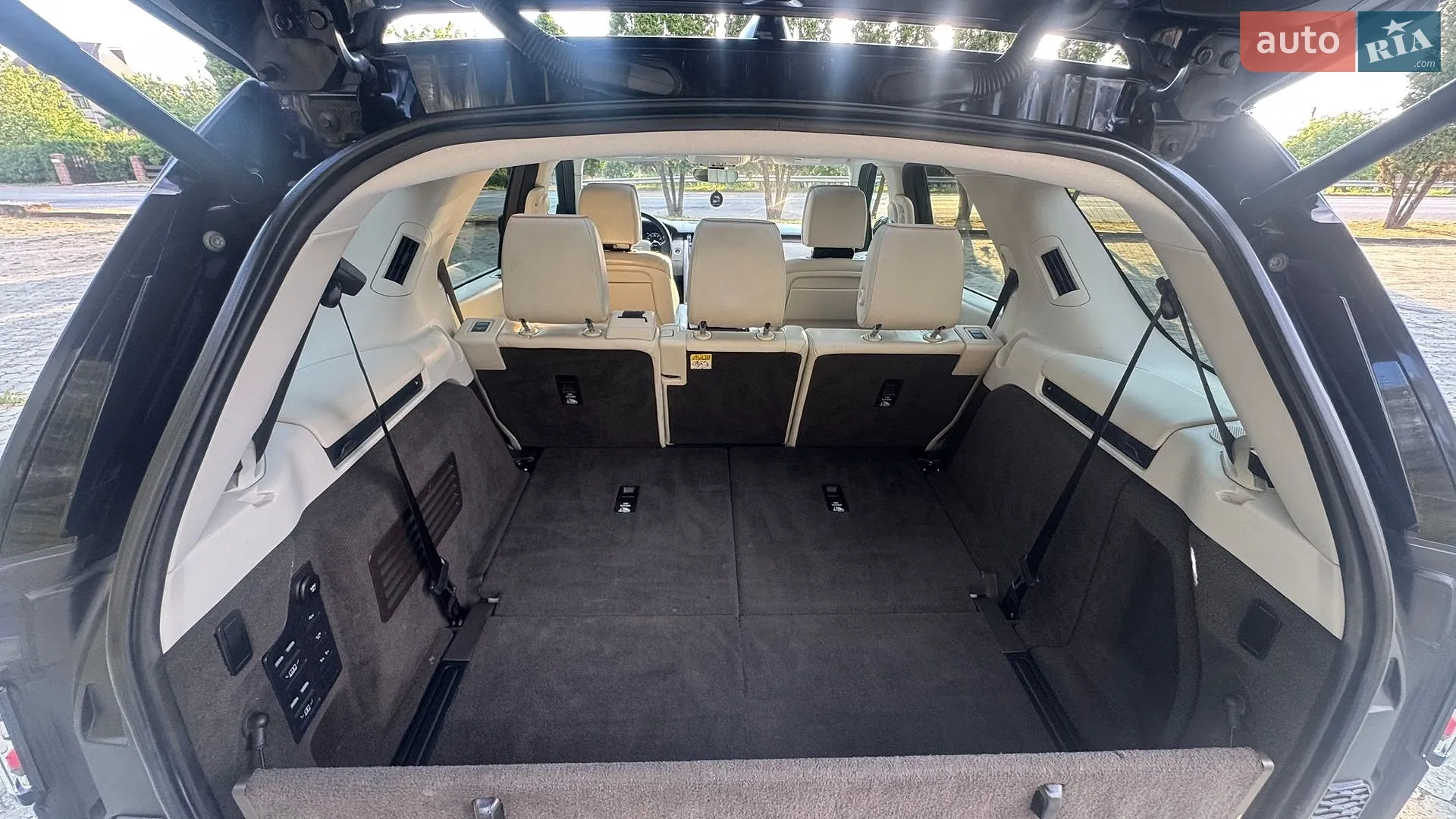 2019 Land Rover Discovery - мініатюра 50
