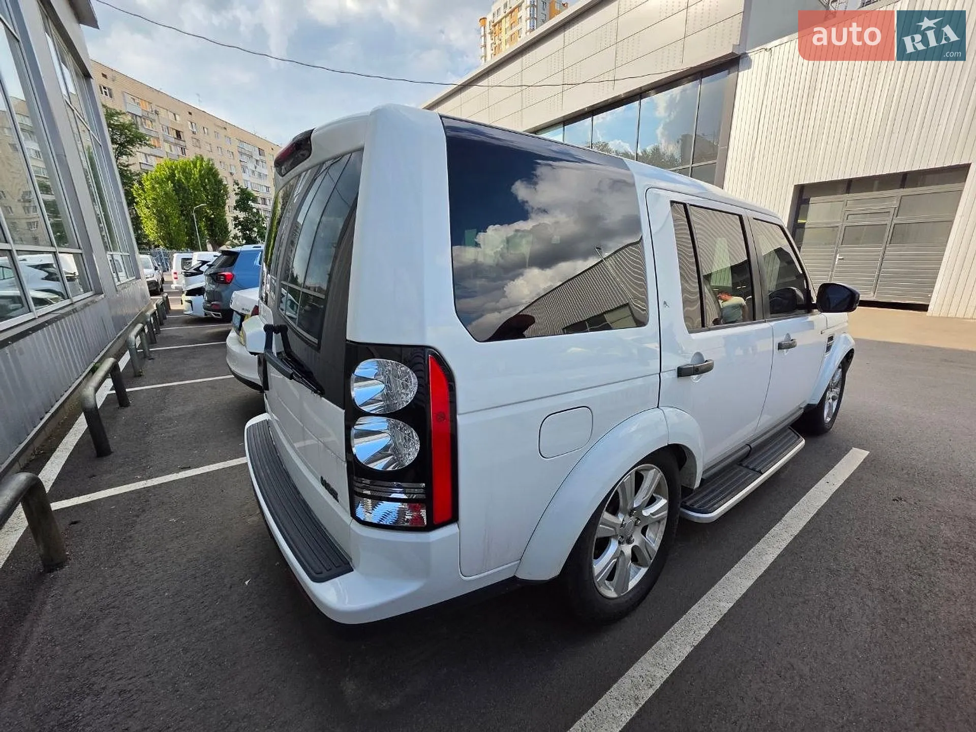 2015 Land Rover Discovery - мініатюра 17