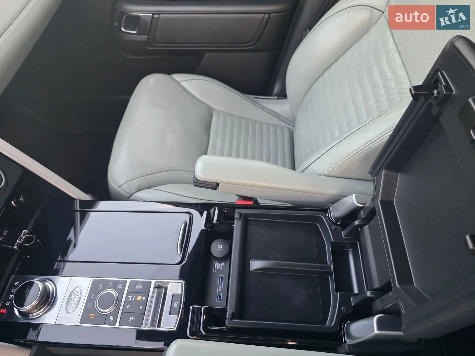 2018 Land Rover Discovery - мініатюра 22