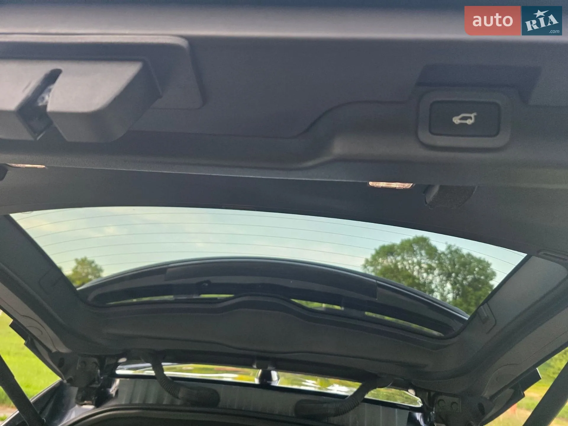 2018 Land Rover Discovery - мініатюра 39