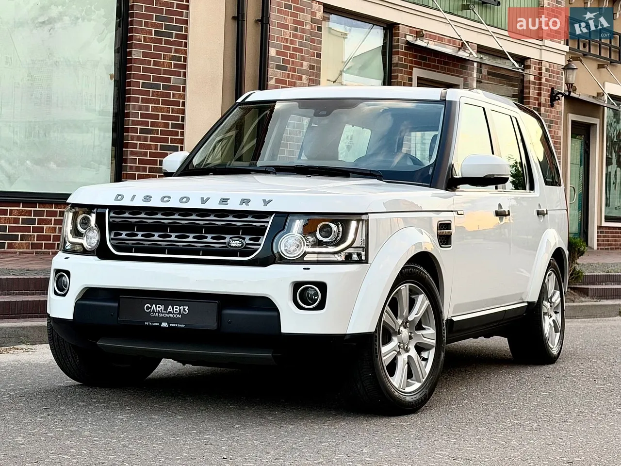 2017 Land Rover Discovery - мініатюра 29