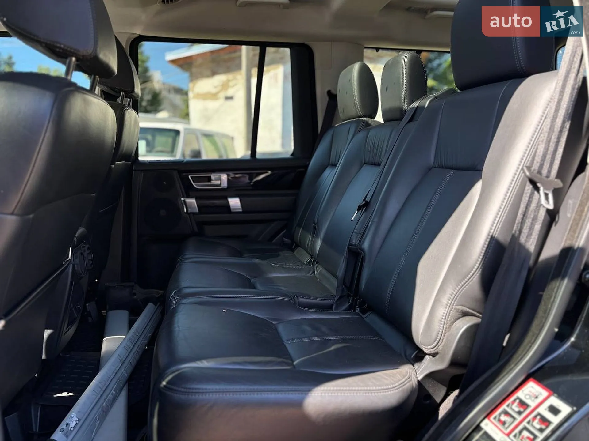 2016 Land Rover Discovery - мініатюра 59