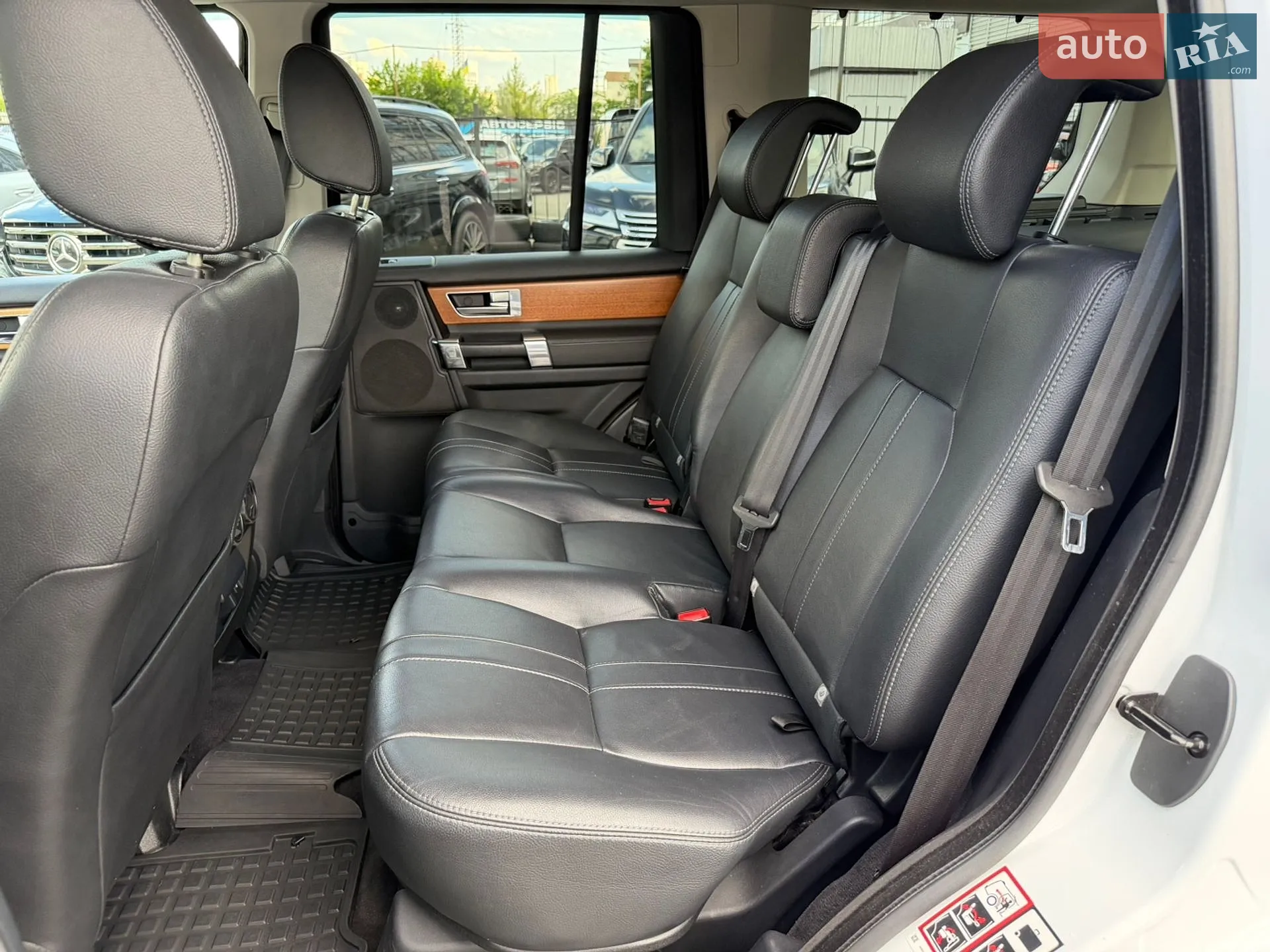 2014 Land Rover Discovery - мініатюра 15