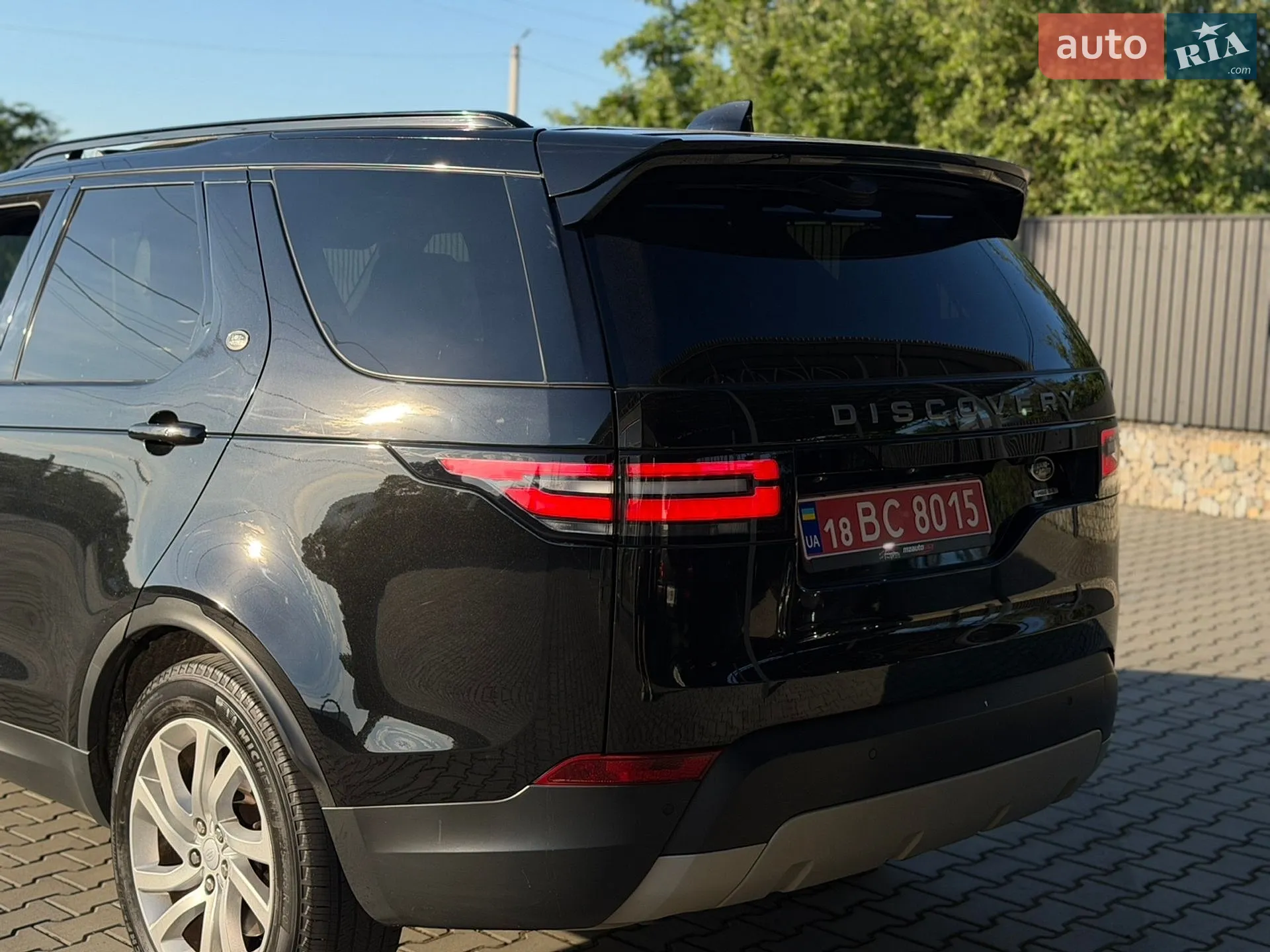 2017 Land Rover Discovery - мініатюра 15