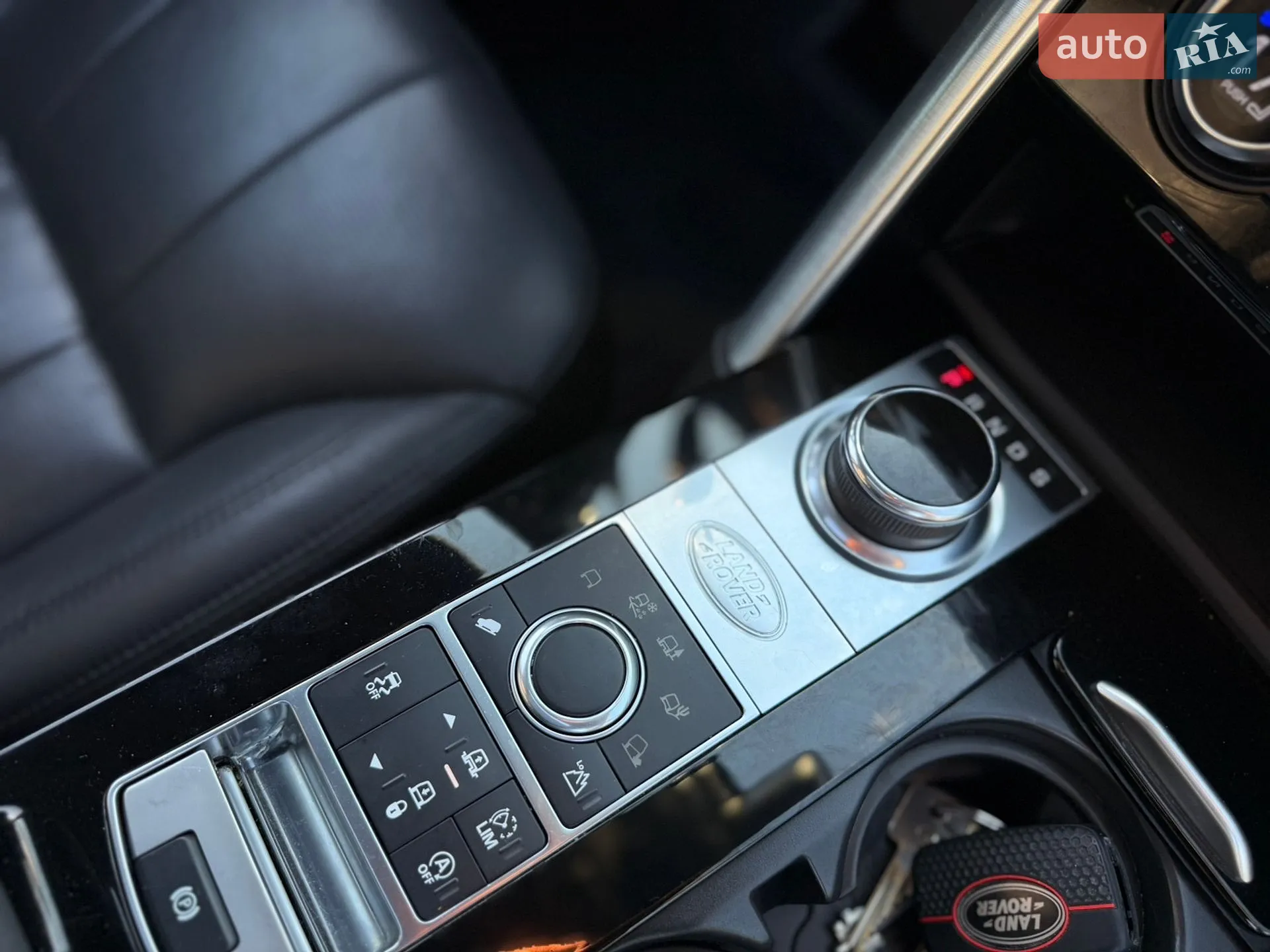2017 Land Rover Discovery - мініатюра 34