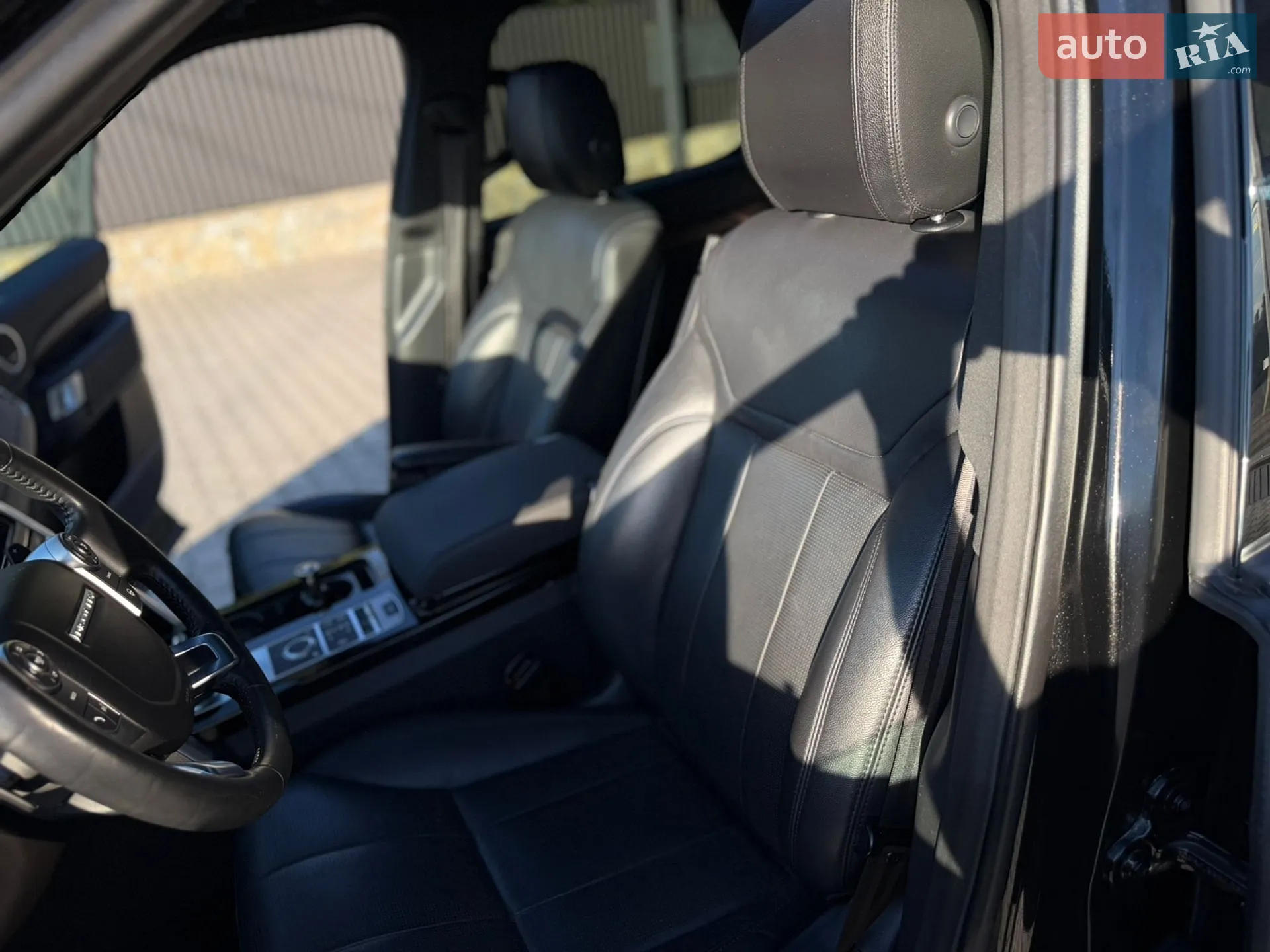 2017 Land Rover Discovery - мініатюра 45