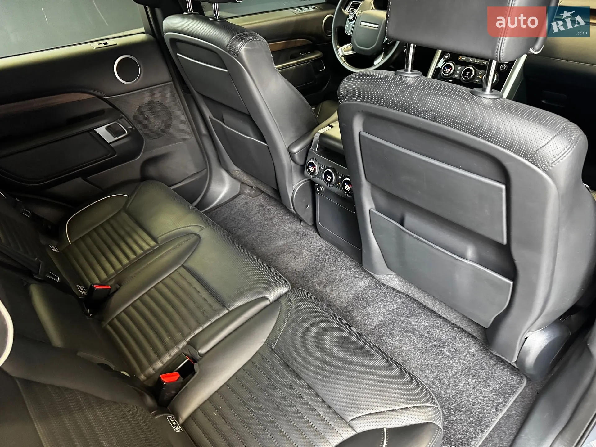 2019 Land Rover Discovery - мініатюра 32