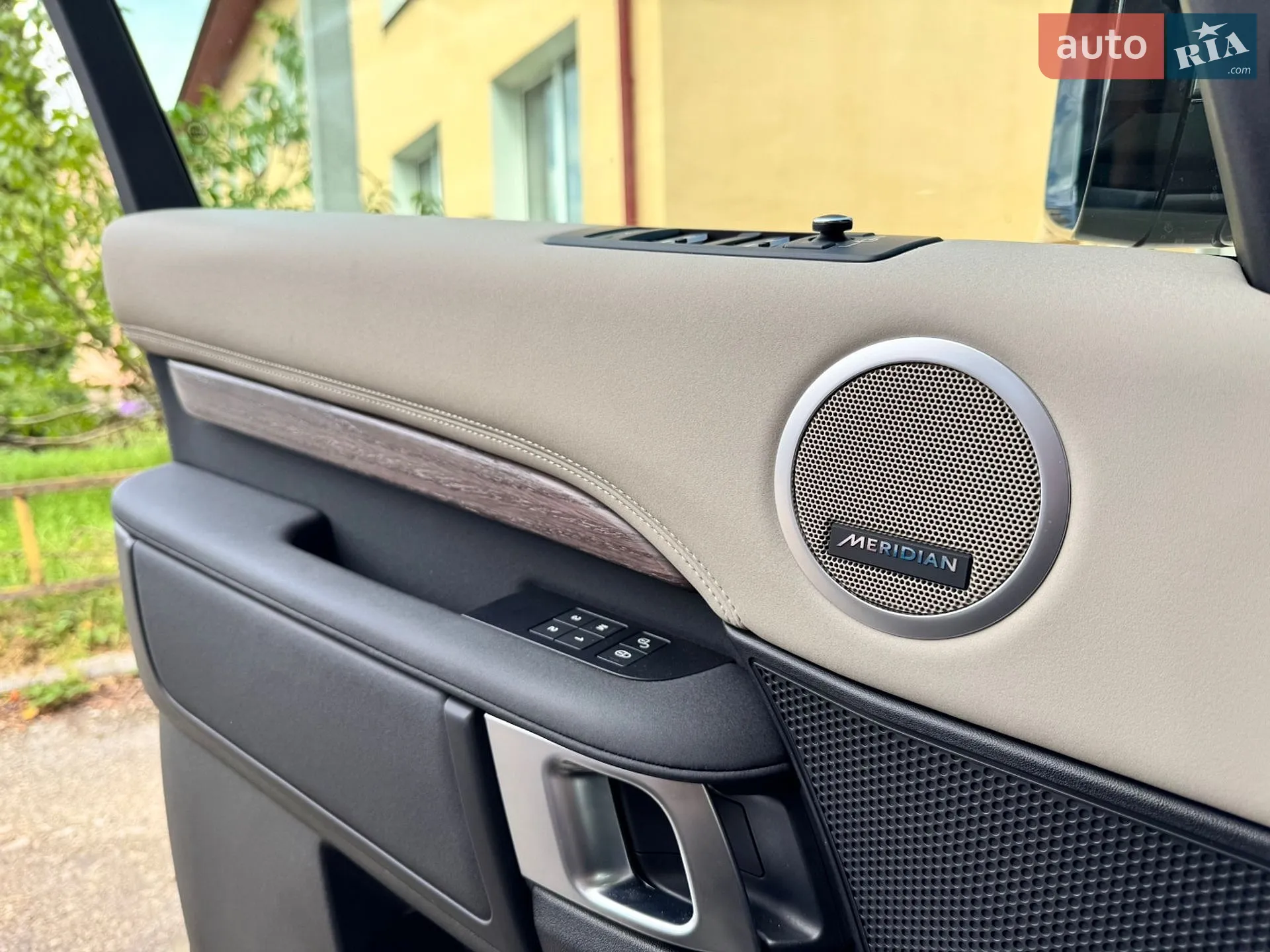 2019 Land Rover Discovery - мініатюра 27