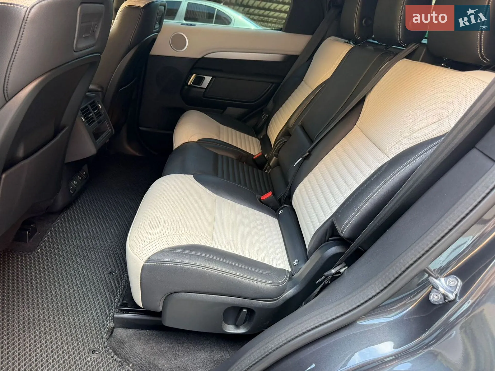 2021 Land Rover Discovery - мініатюра 29