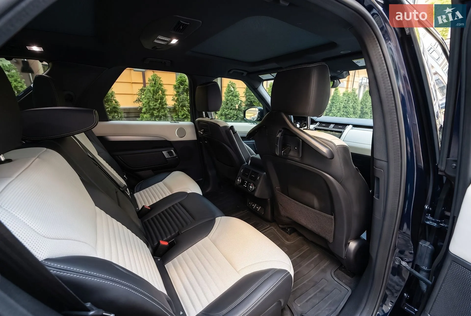 2023 Land Rover Discovery - мініатюра 11