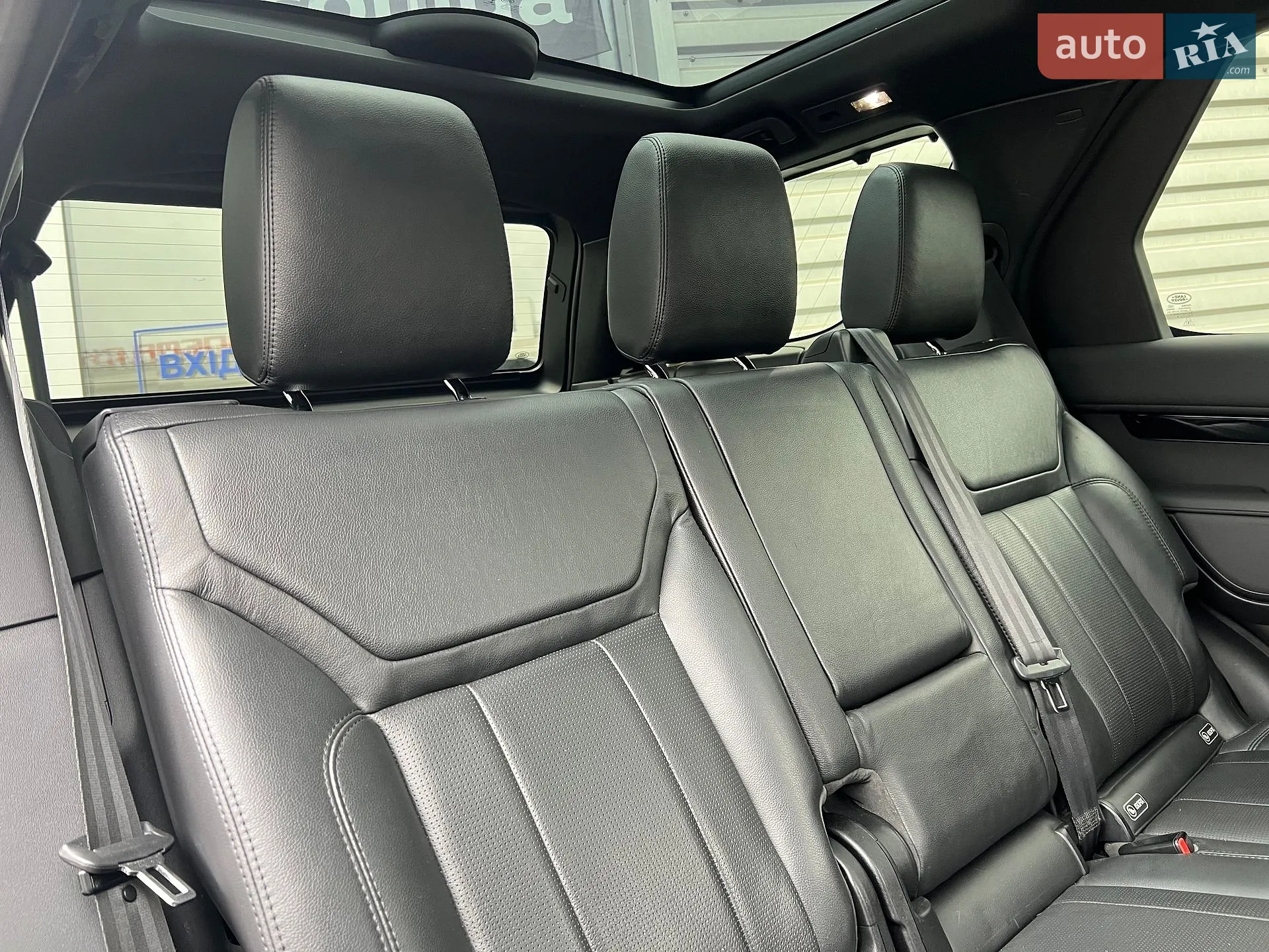 2018 Land Rover Discovery - мініатюра 26