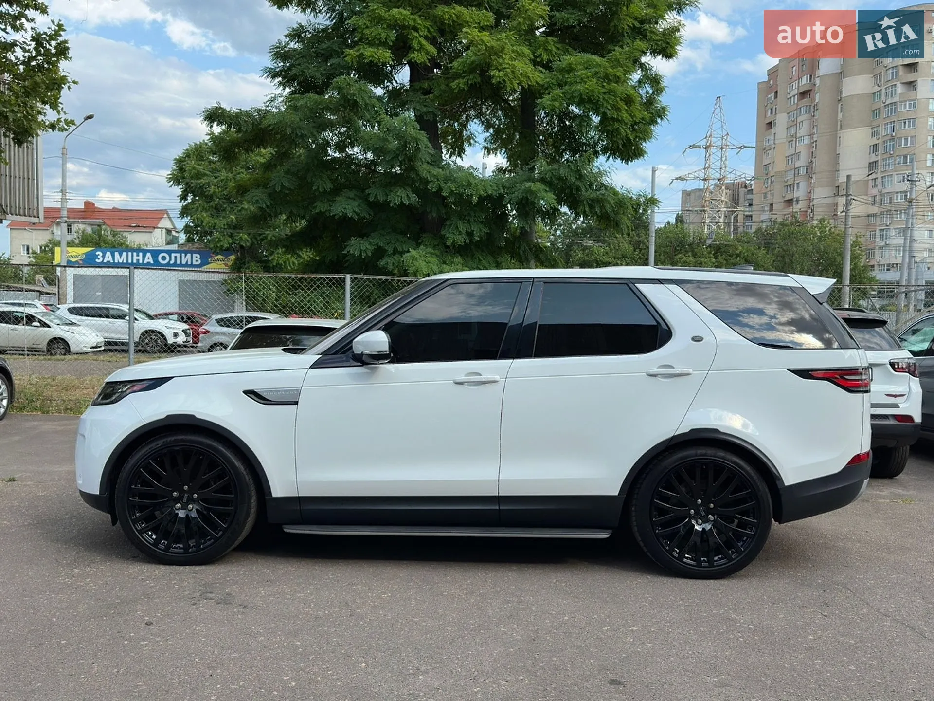 2017 Land Rover Discovery - мініатюра 11