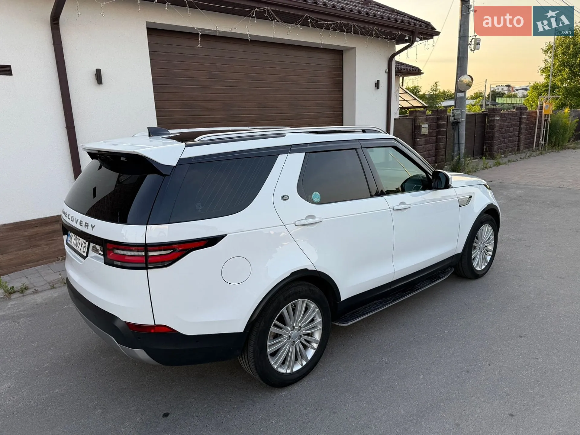 2018 Land Rover Discovery - мініатюра 35