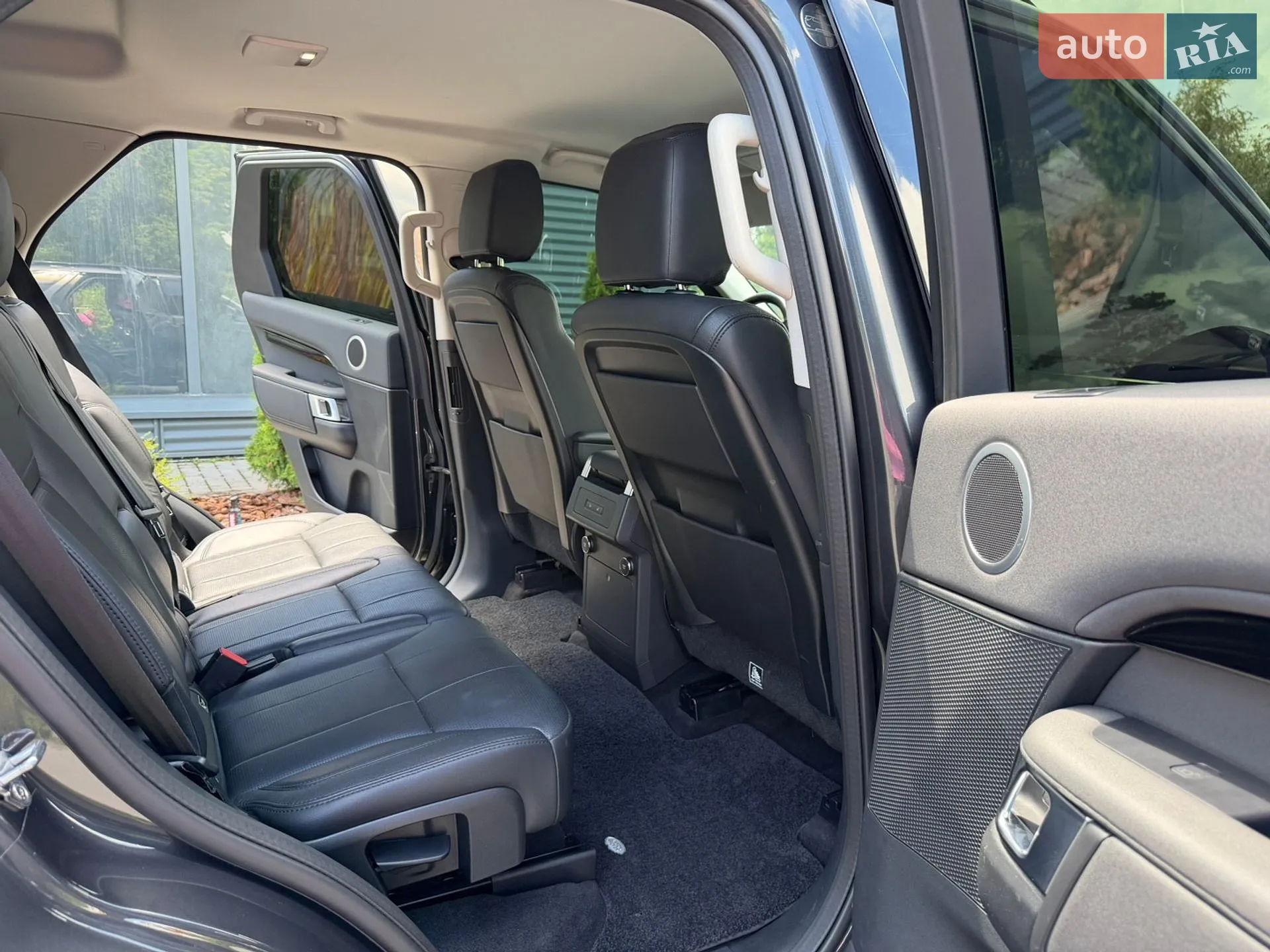 2020 Land Rover Discovery - мініатюра 27
