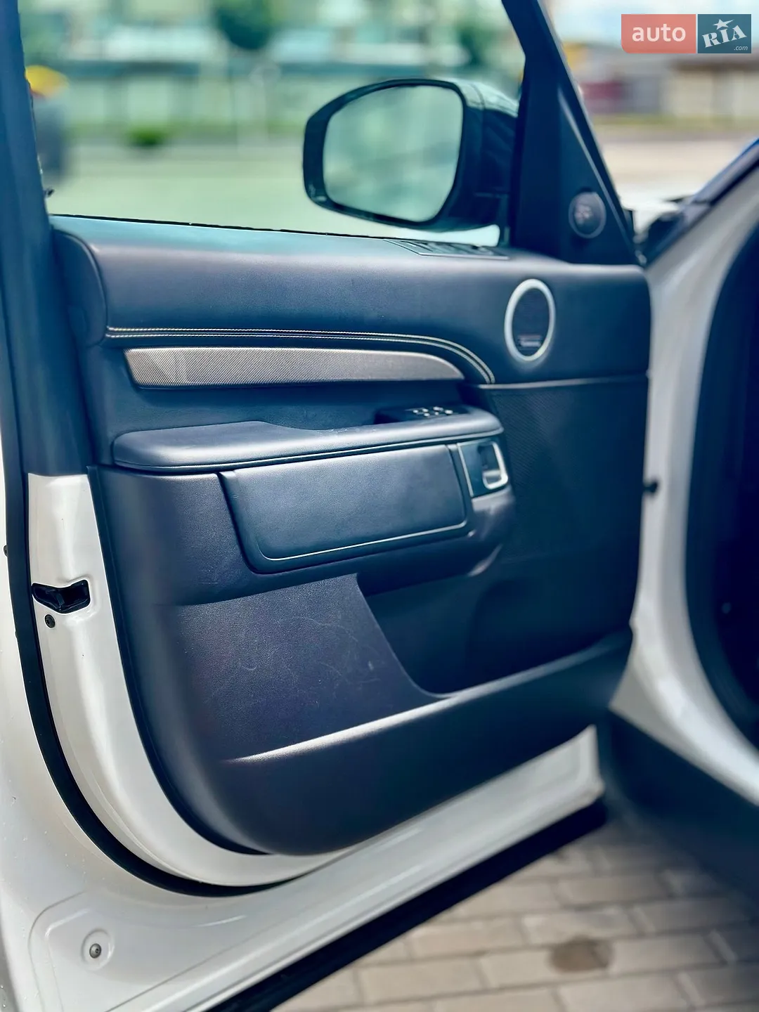 2018 Land Rover Discovery - мініатюра 25
