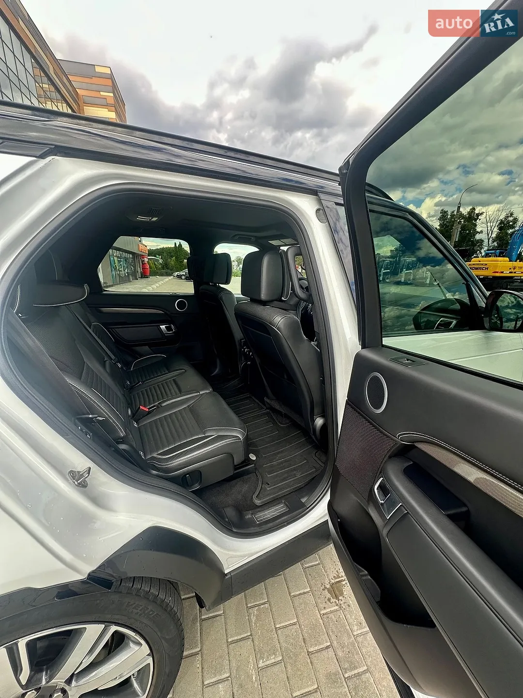 2018 Land Rover Discovery - мініатюра 38