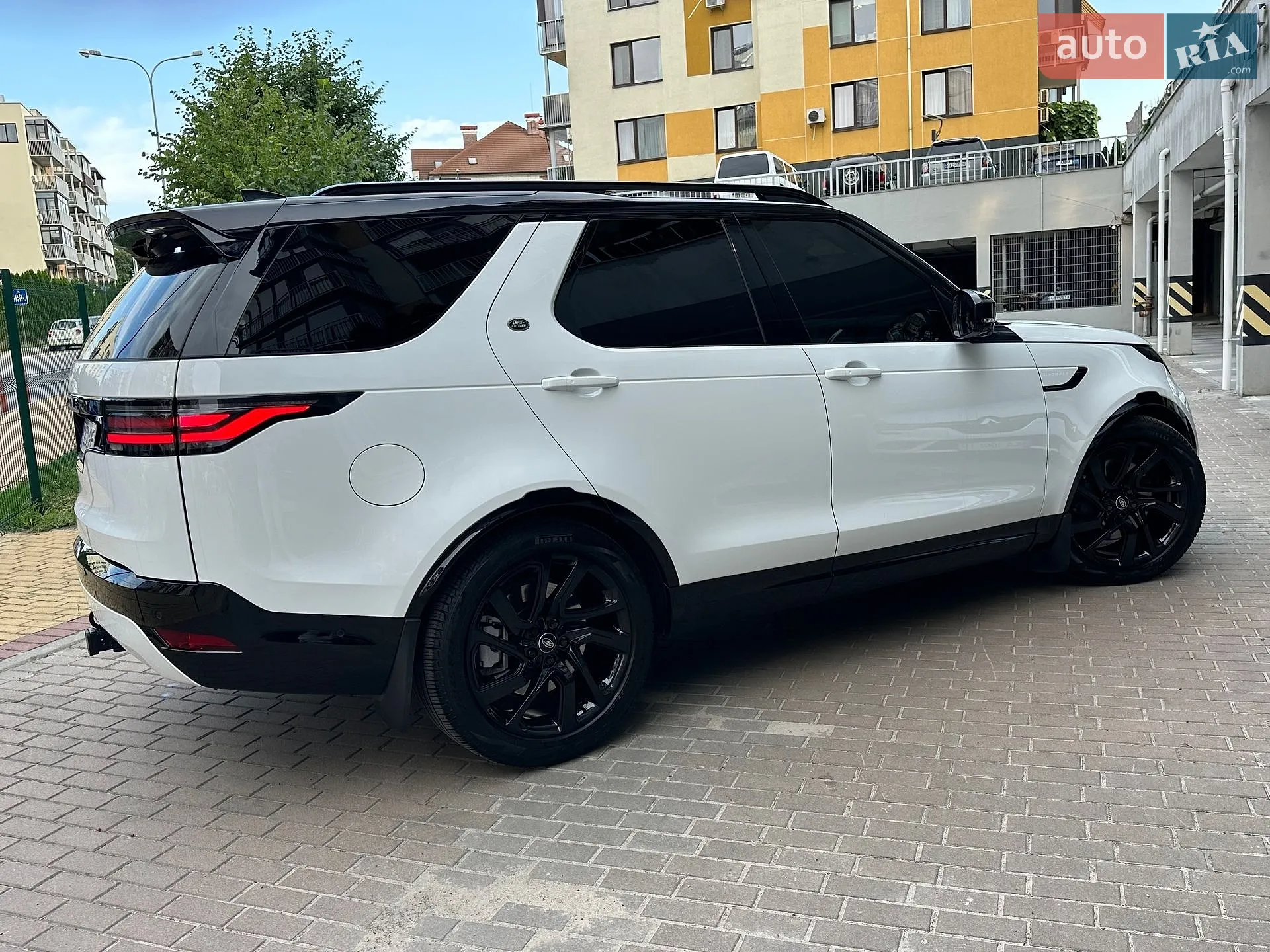 2023 Land Rover Discovery - мініатюра 2