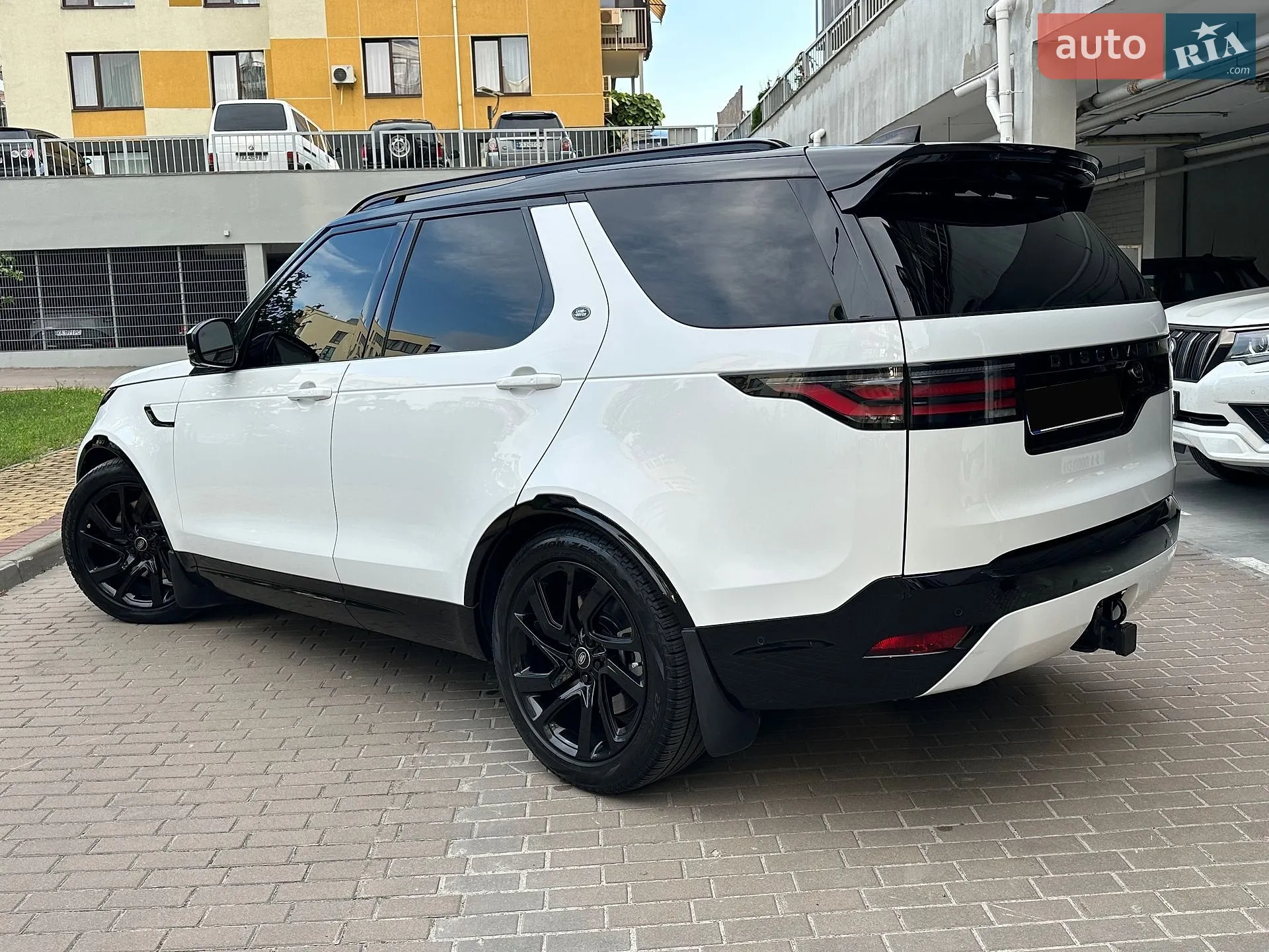 2023 Land Rover Discovery - мініатюра 11