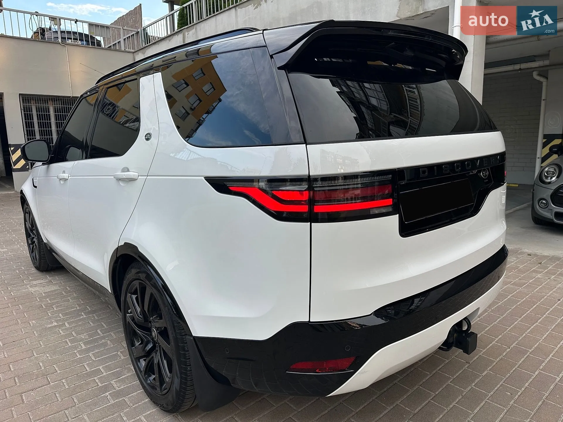 2023 Land Rover Discovery - мініатюра 19
