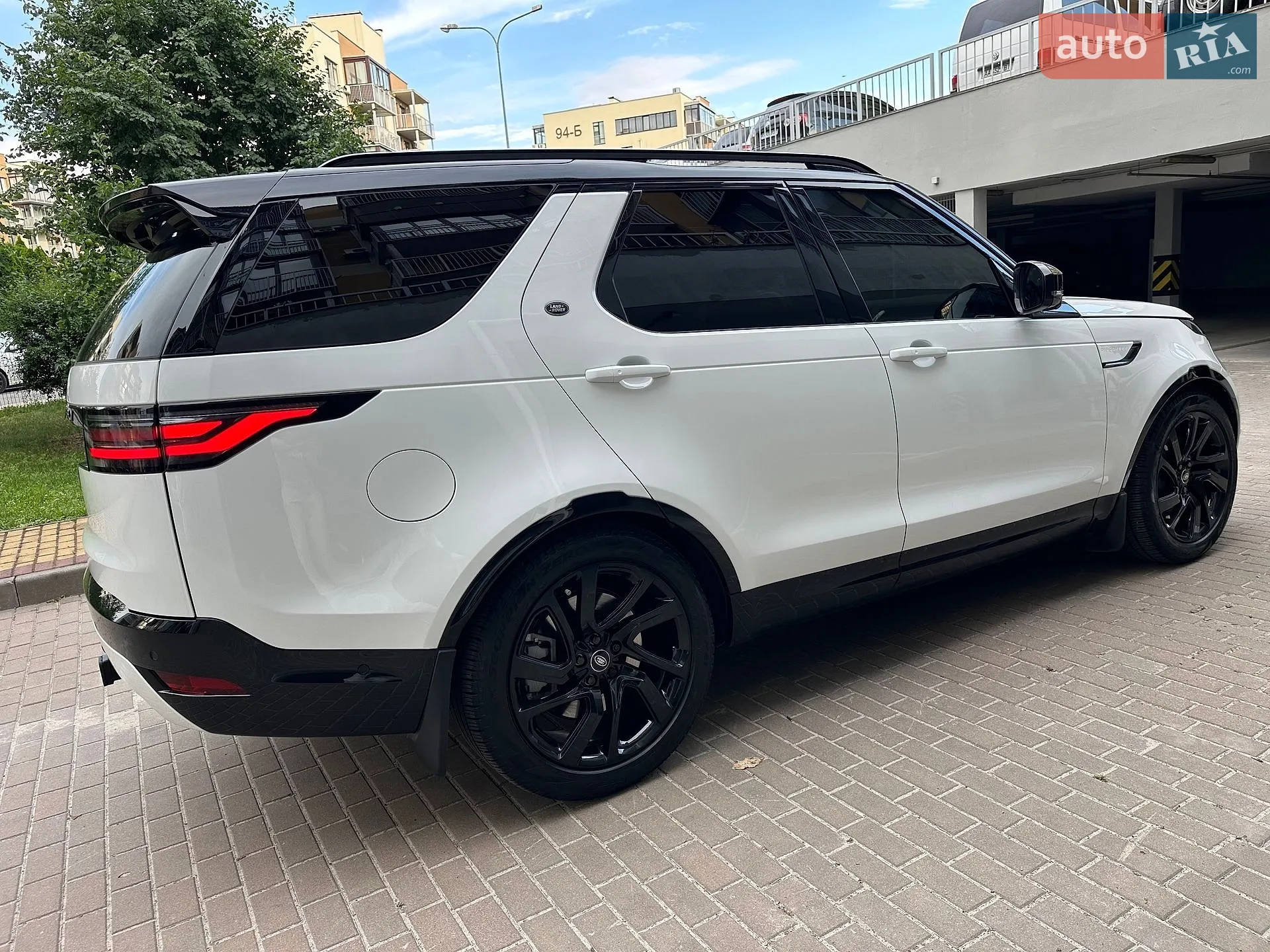 2023 Land Rover Discovery - мініатюра 21