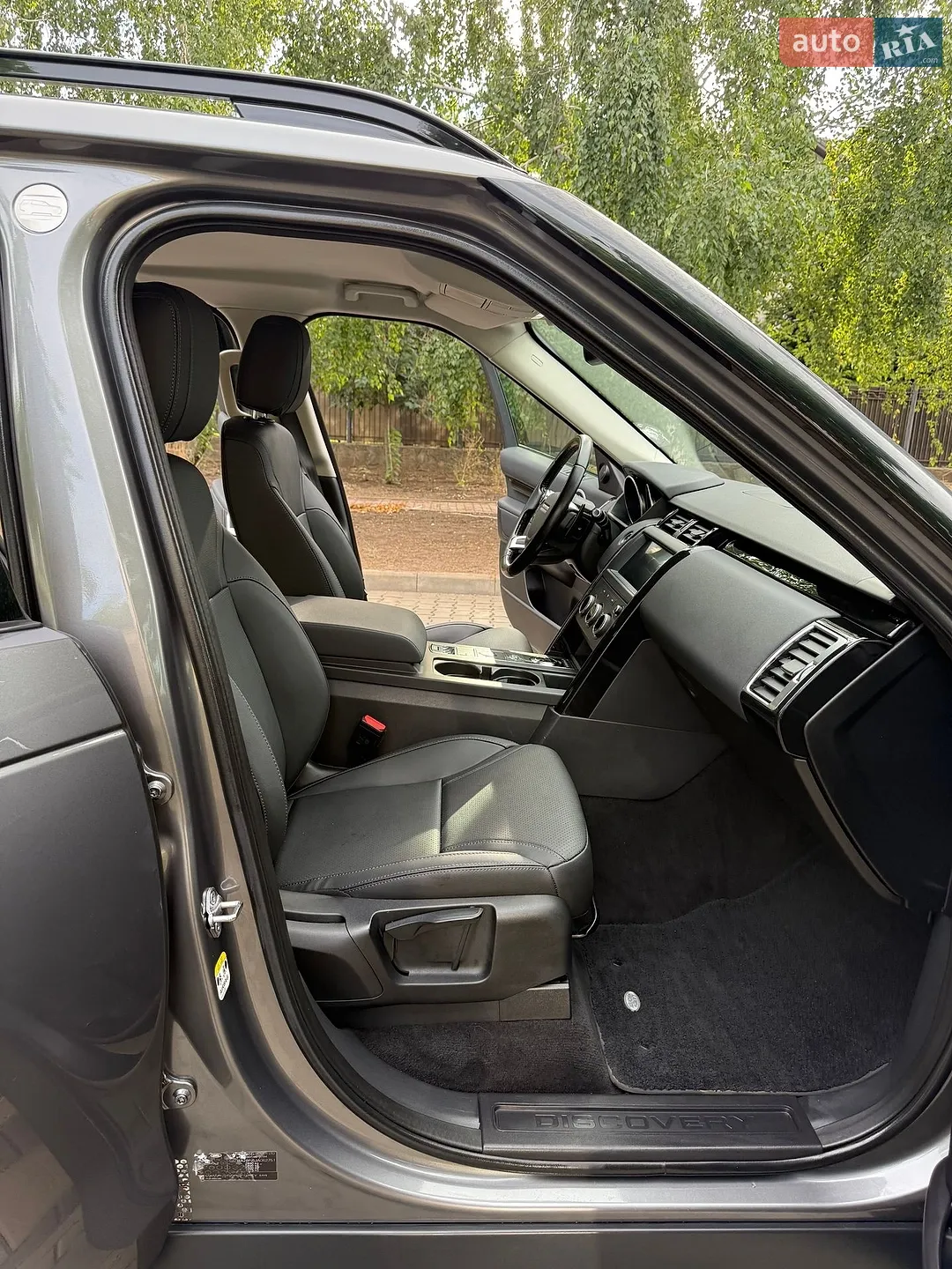 2018 Land Rover Discovery - мініатюра 46