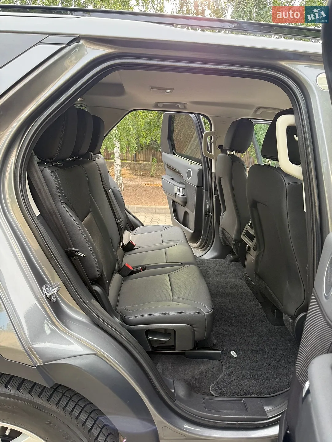 2018 Land Rover Discovery - мініатюра 48